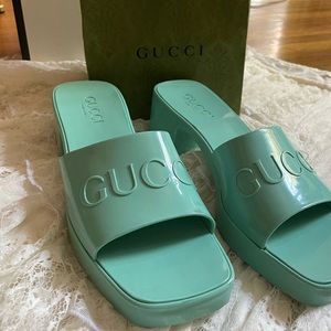 Gucci rubber slides 8.5